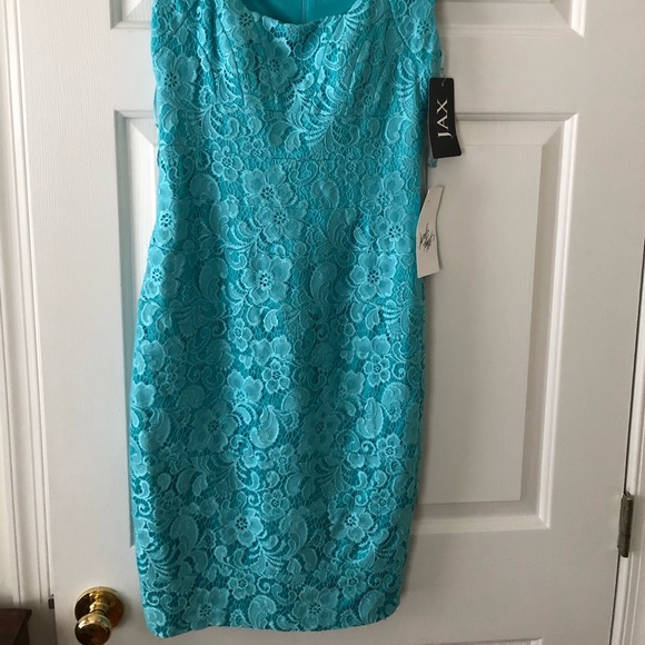 Beautiful Lace Dress - Picture 6 of 6